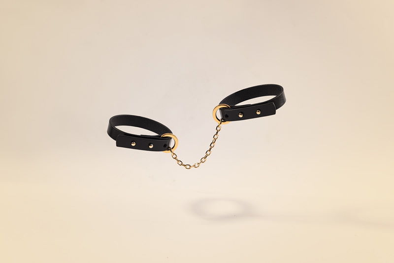 Браслеты-наручники Leather Thin Bracelets
